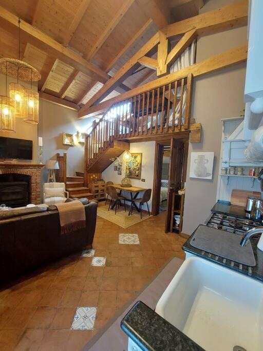 Villa Segreta, Mount Etna ベルパッソ エクステリア 写真